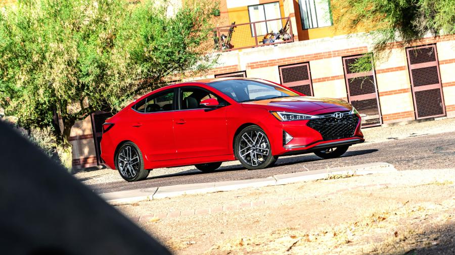  Hyundai Elantra Sport (AD) 2018 года  (NA) (фото 16 из 28)